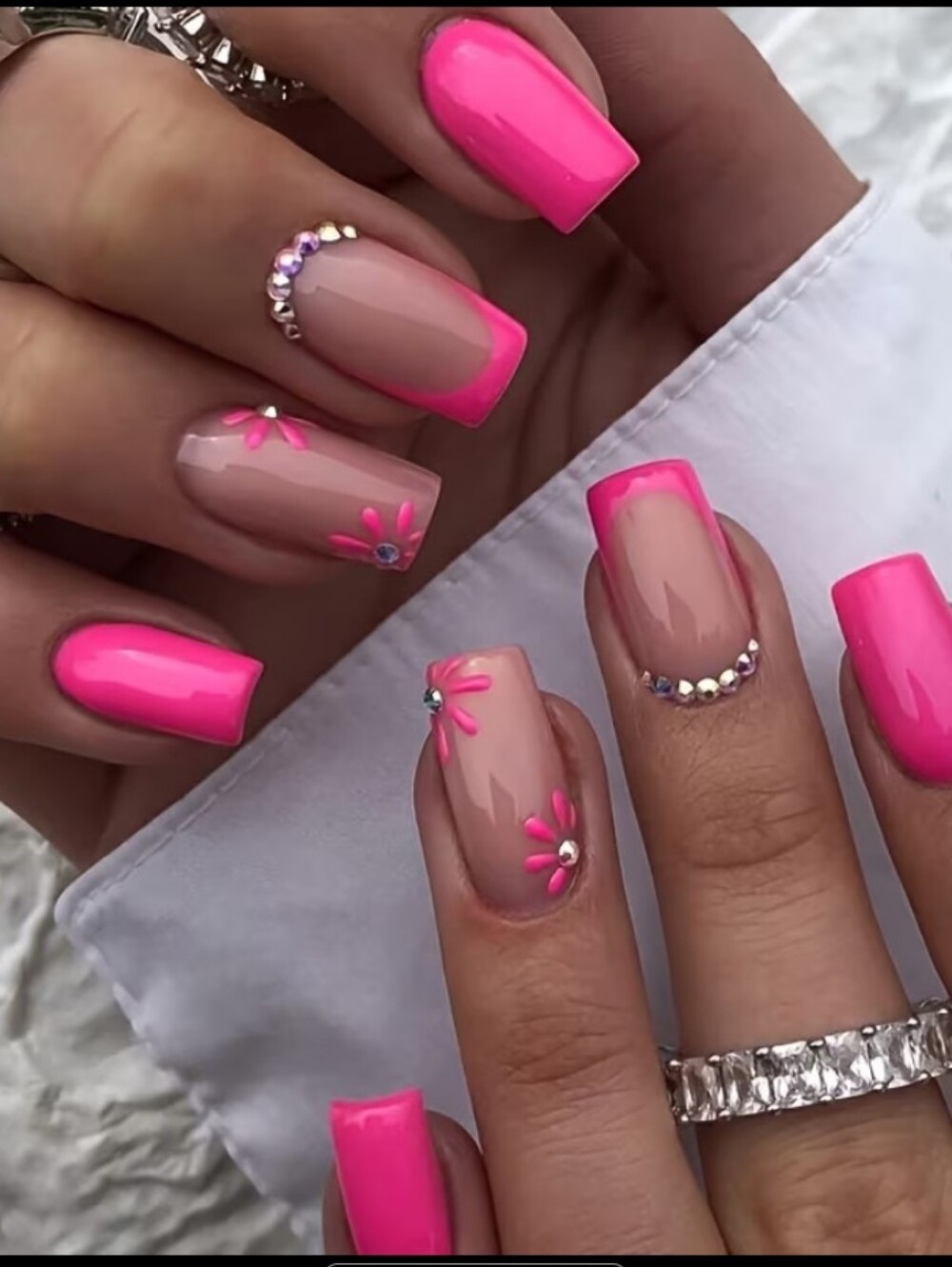 Women's Pink Floral Press-On Nail Set by